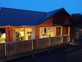 Luxury lodge with hot tub